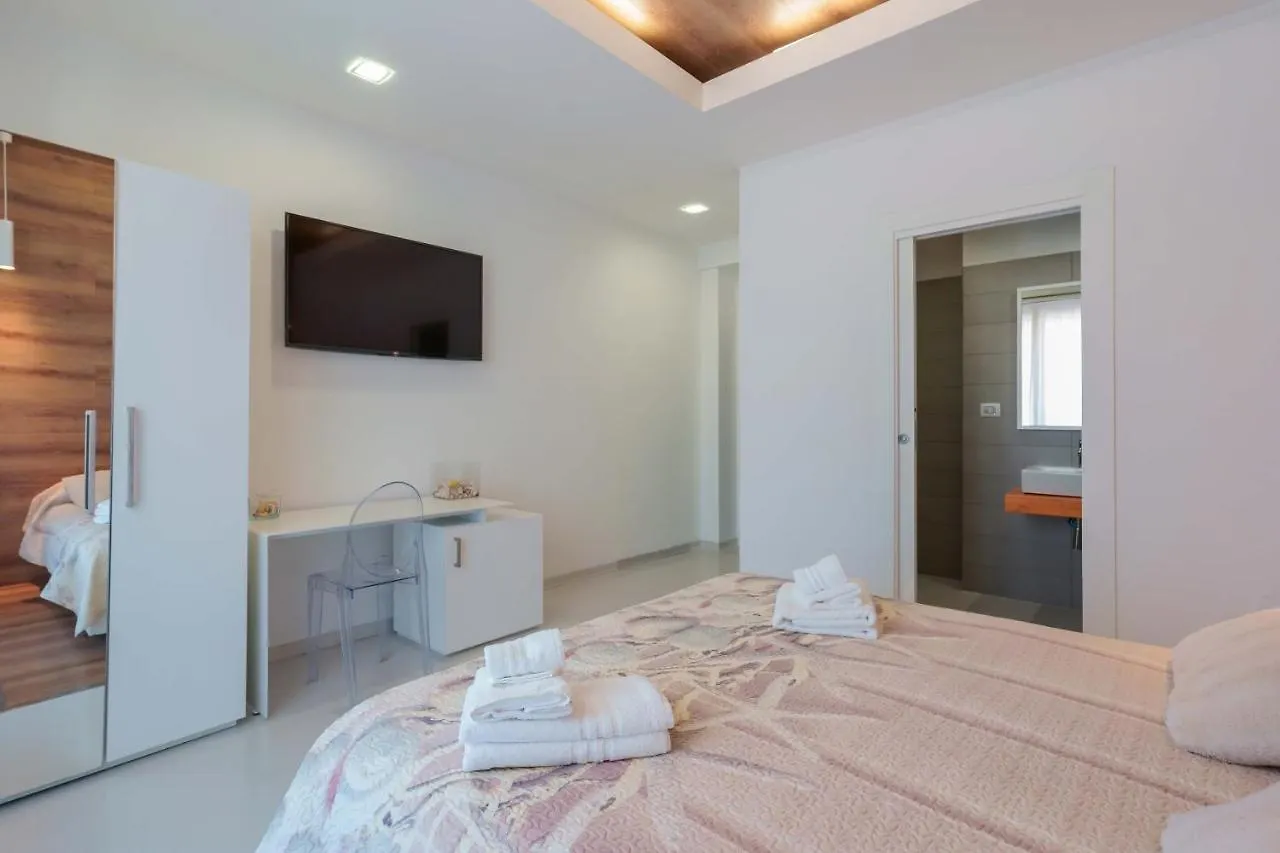 Lumiere Rooms - Eja Sardinia Cagliari Italia