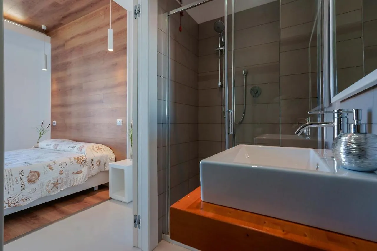 Lumiere Rooms - Eja Sardinia Κάλιαρι 0*,