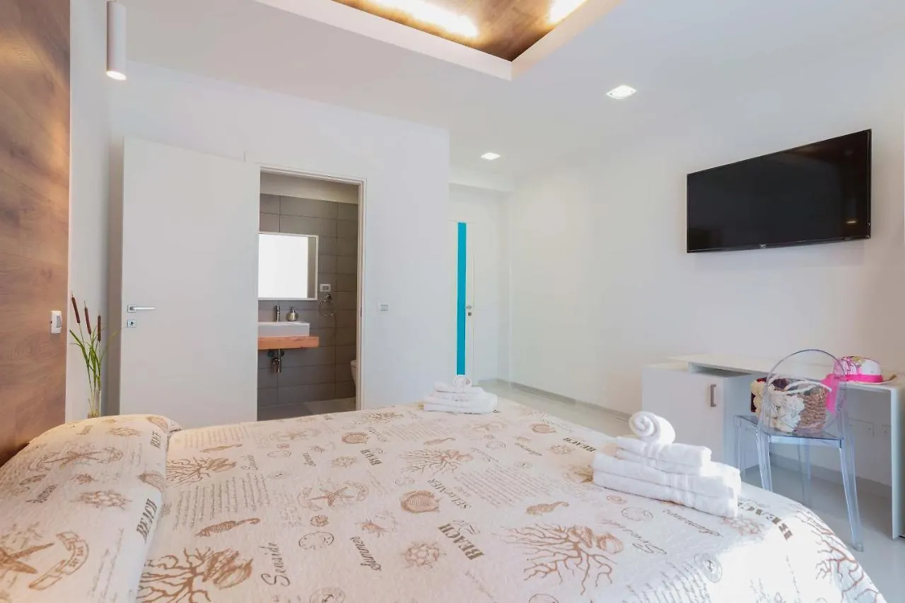 Lumiere Rooms - Eja Sardinia Κάλιαρι 0*,