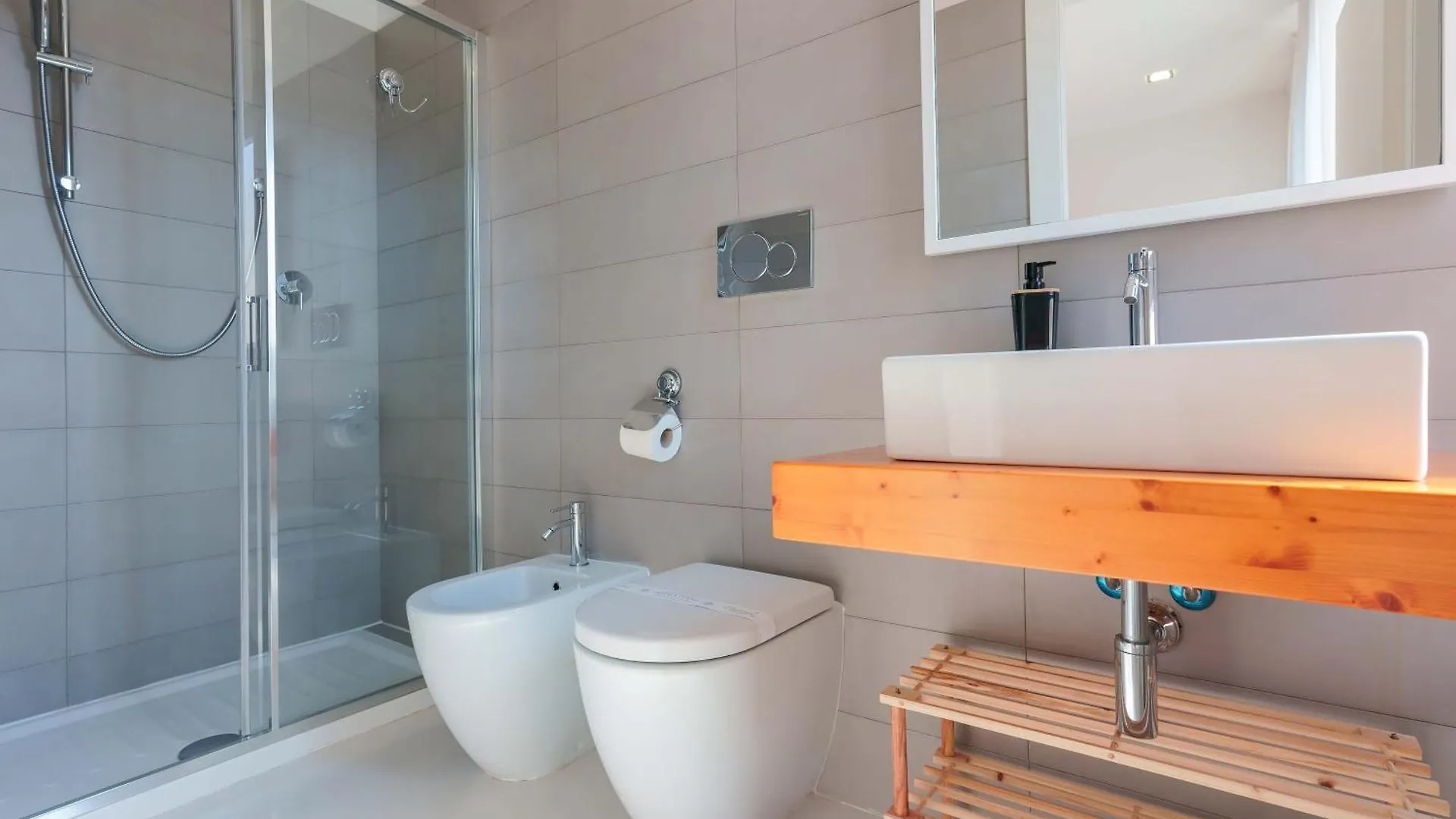 Lumiere Rooms - Eja Sardinia Cagliari